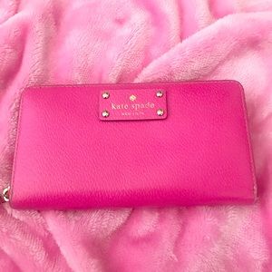 Kate Spade Wellesley wallet in fiestarose
